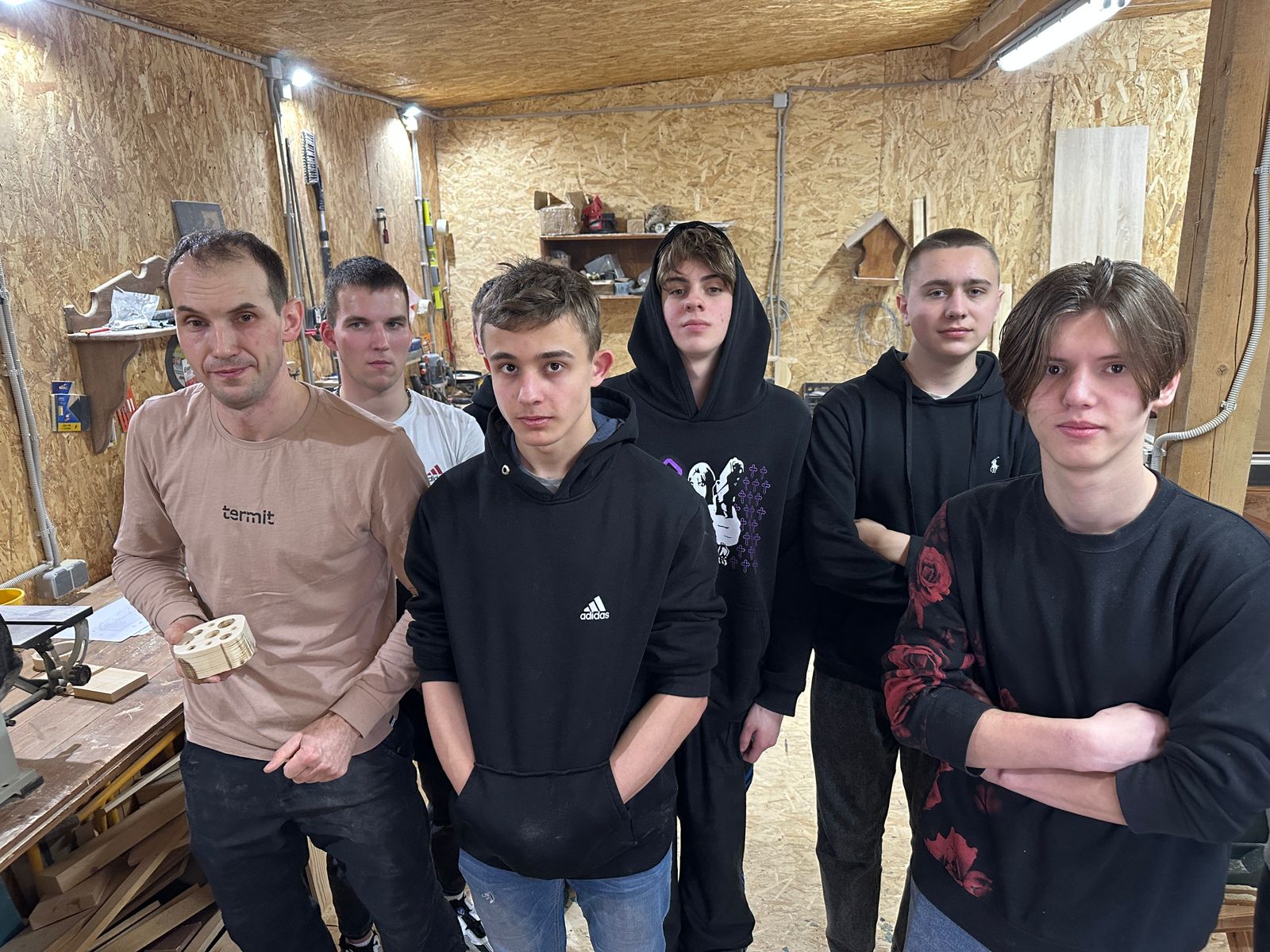 Иваново: юные столяры