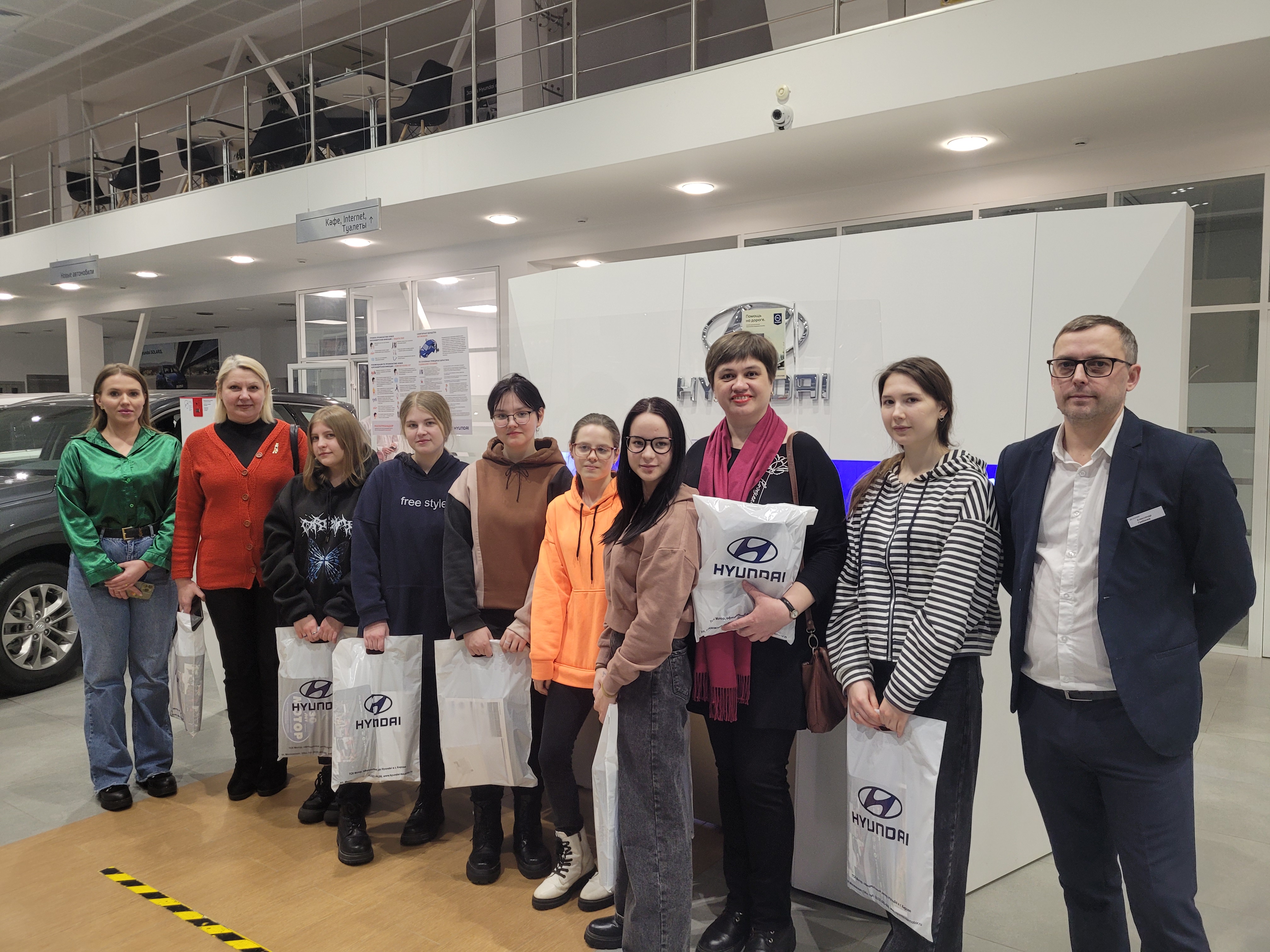 Киров: автосалон «Hyundai»