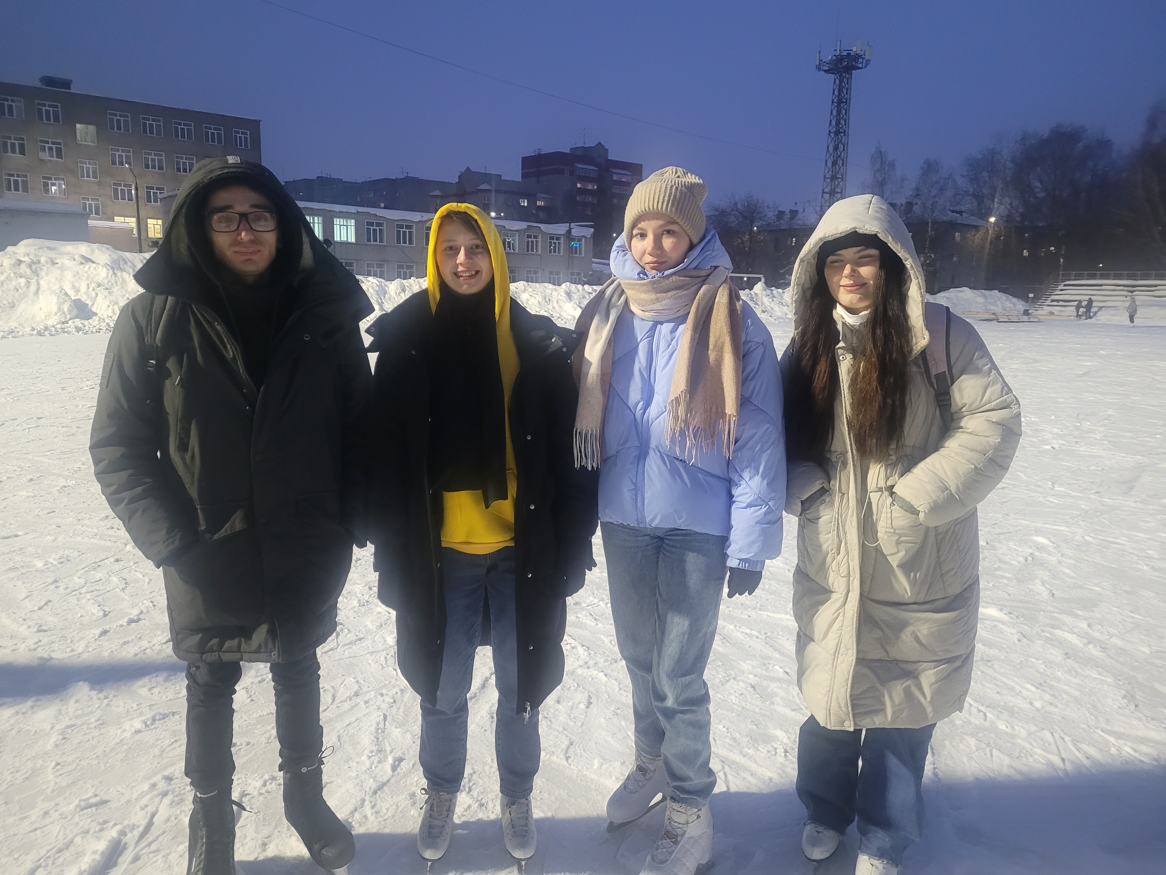 Киров: на катке