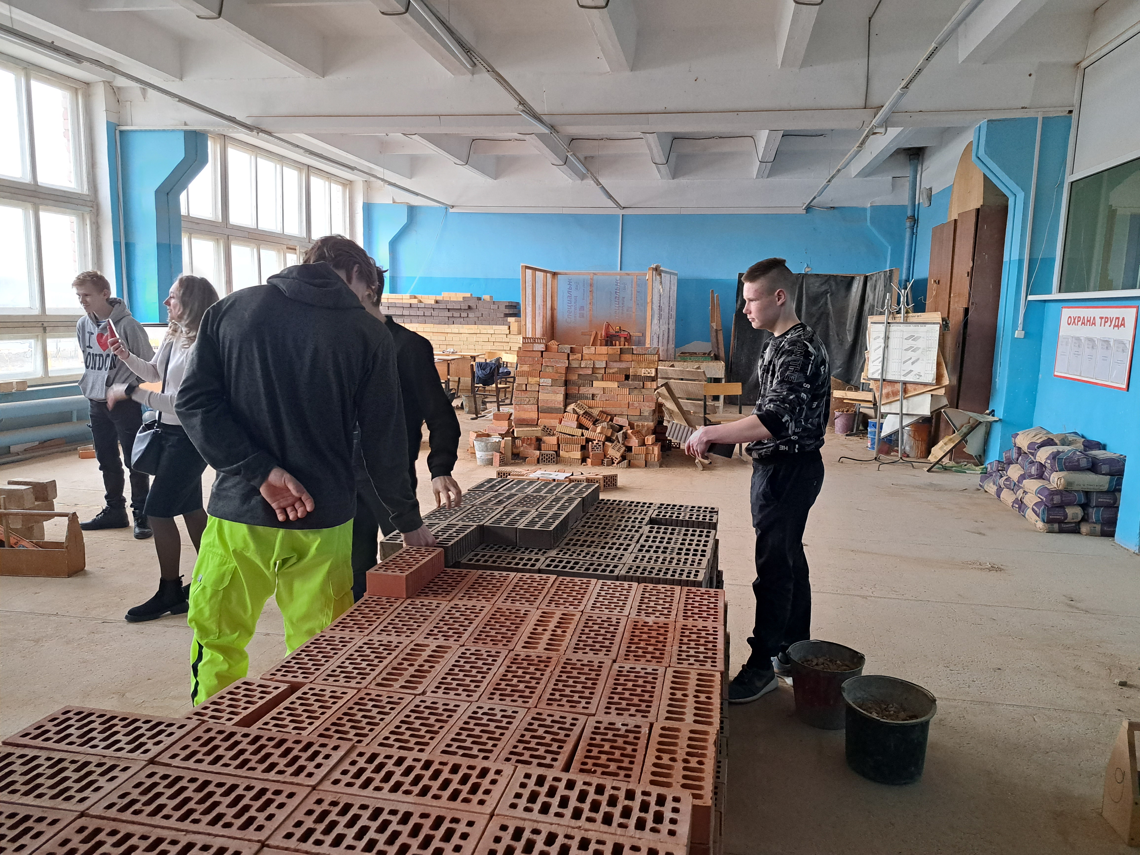 Кострома: профессия - каменщик