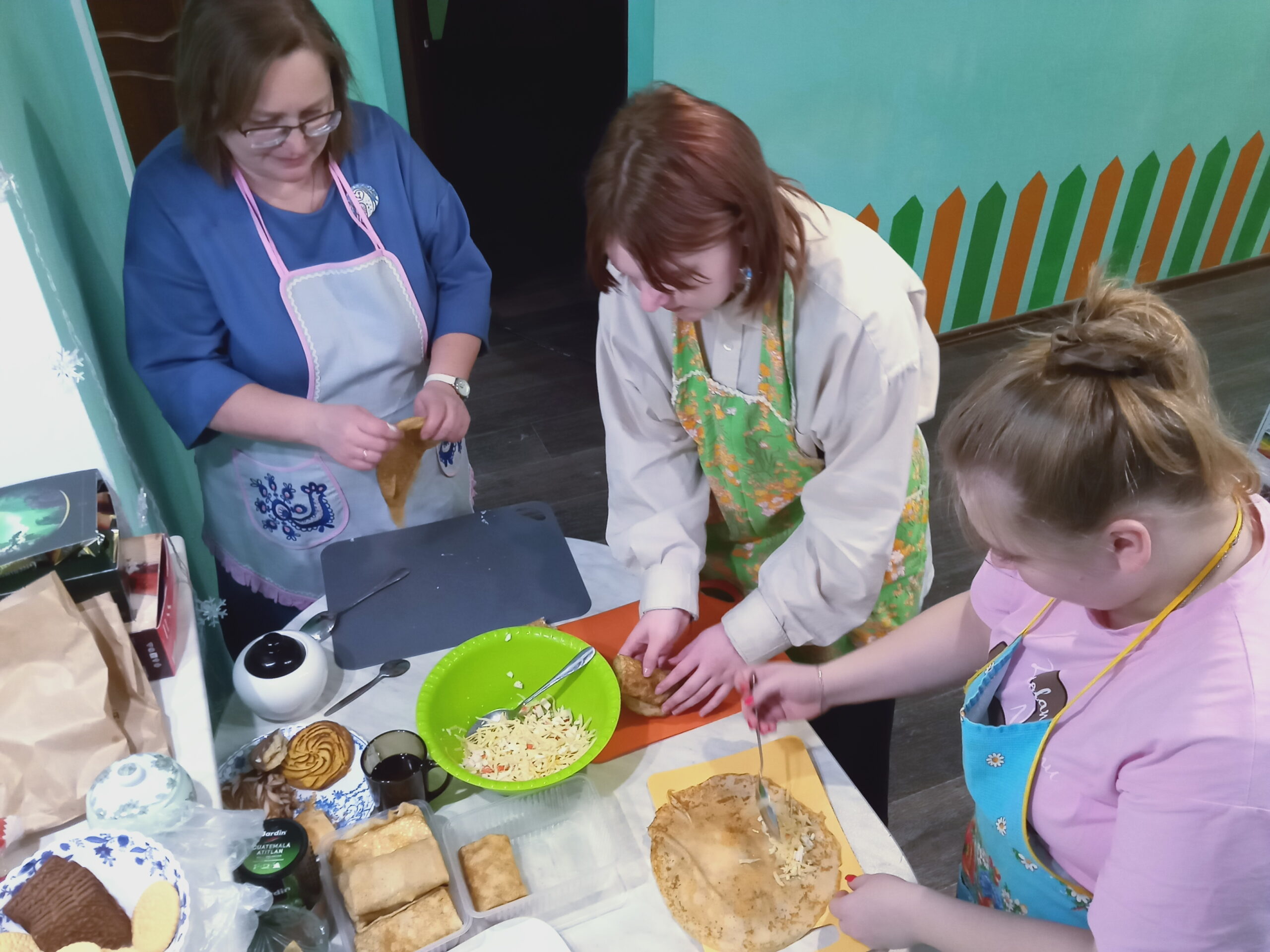 Киров: угощения для приюта