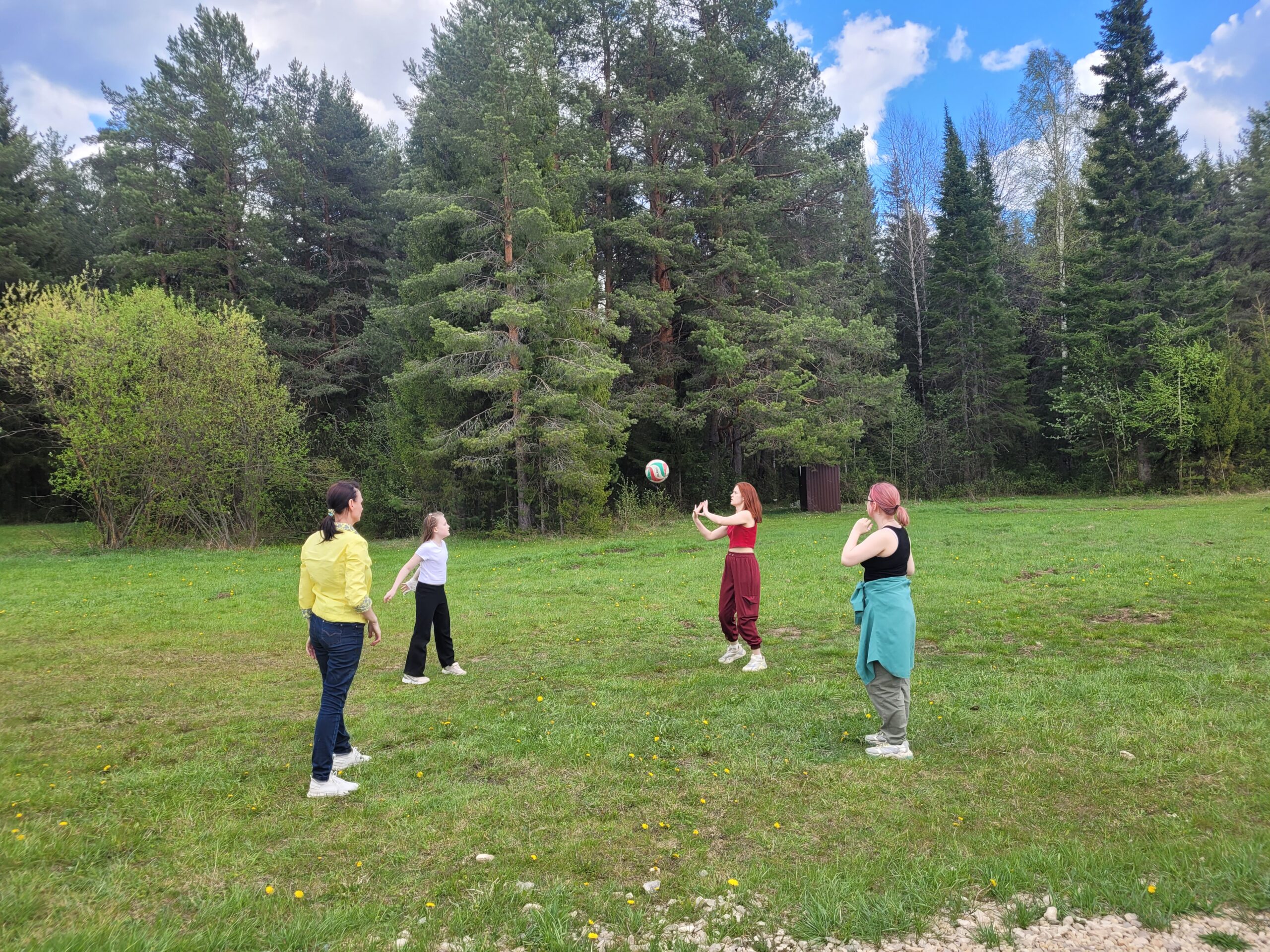 Киров: пикник на берегу реки